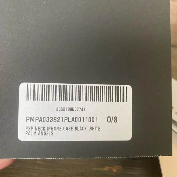 - Palm Angels
Palm Angels Black Palm Tree iPhone 11 Pro Case - Picture 5 of 7